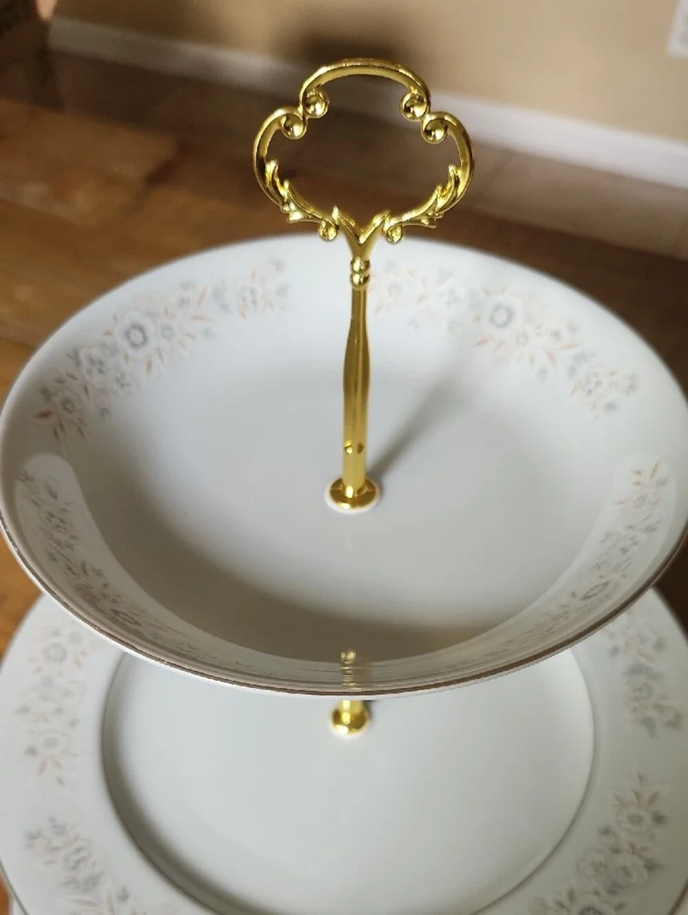 Elegant 3-Tier Gold and White Vintage Porcelain Serving Stand